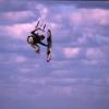 Slingshot teamrider Ruben airborn @ da Surf & Kite Event Brouwersdam 2002.JPG